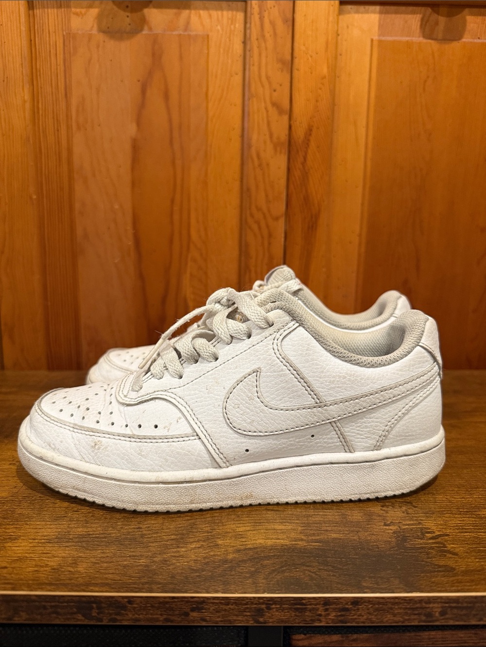White Nike Low-Top Sneaker with Lace Closure